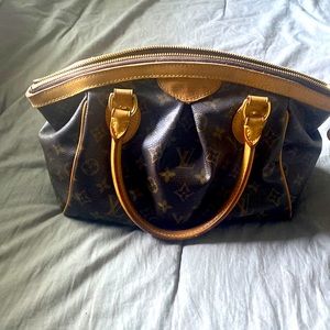 Louis Vuitton Tivoli 💯 authentic